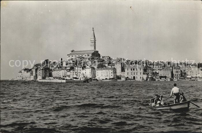 Rovinj Istrien Blick vom Meer auf die Stadt