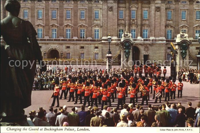 Leibgarde Wache Changing the Guard Buckingham Palace Lo