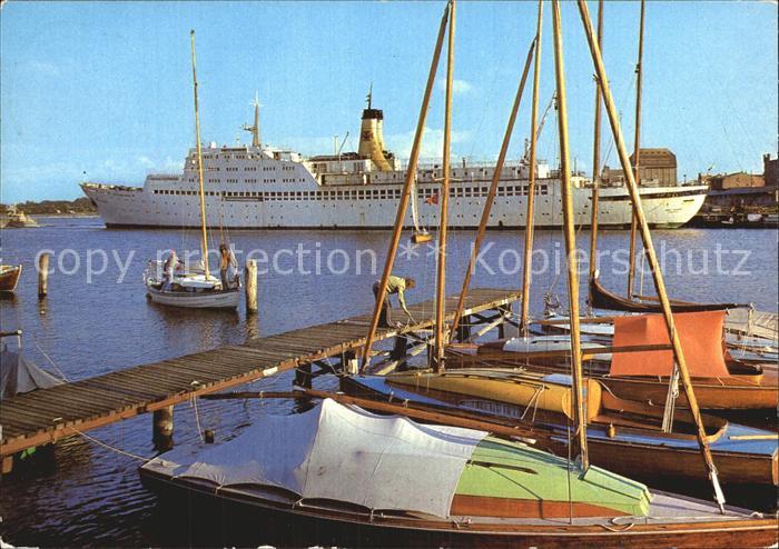 Faehre Ferry Bac Traghetto-- MS Fritz Heckert Hafen Stralsund
