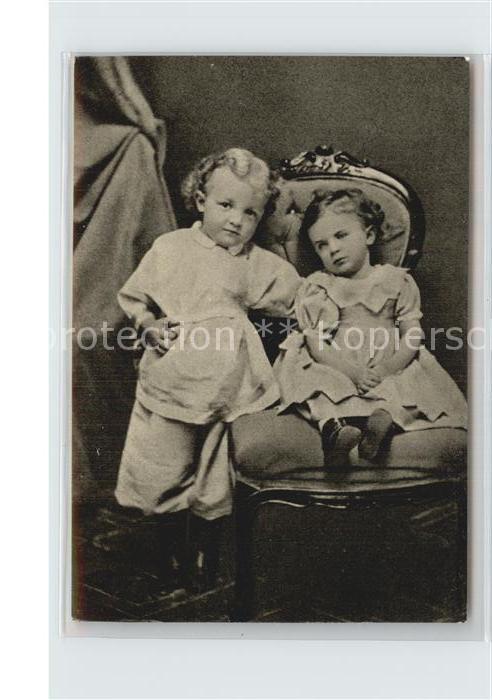 Politik Lenin at the age of four and his sister Olga 1874
