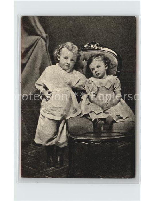 Politik Lenin at the age of four and his sister Olga 1874