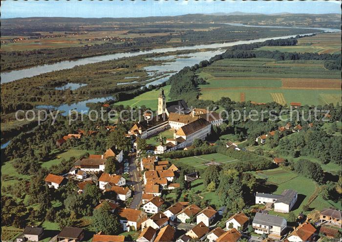 Reichersberg Inn mit Augustiner Chorherrenstift Fliegeraufnahme