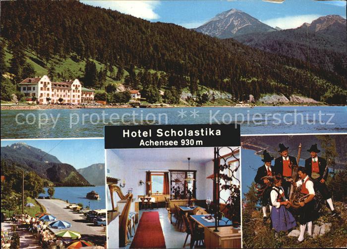 Achensee Hotel Scholastika Gastraum Uferstrasse Trachtengruppe
