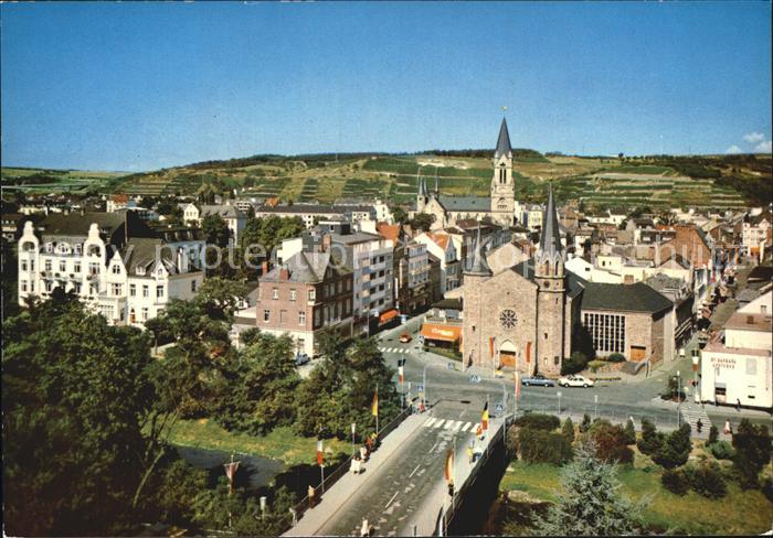 Bad Neuenahr-Ahrweiler Stadblick Kurgartenbruecke Kirche