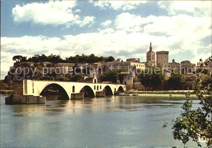 Avignon Vaucluse Le Rhone le pont St Benezet et le Palais des Papes