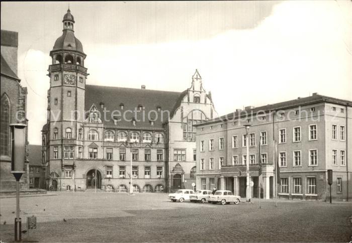 Koethen Anhalt Marktplatz mit Rathaus und Stadthaus