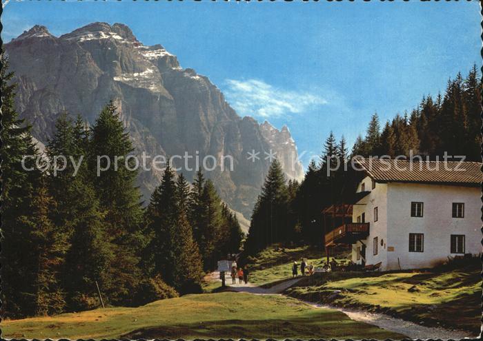 Stubaital Alpenwirtschaft Herzeben im Pinnistal mit Kirchdachspitze Stubaier Alp
