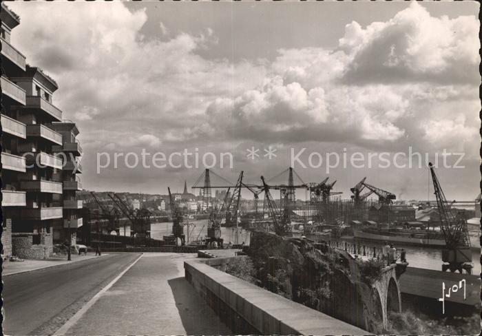 Nantes Loire Atlantique Le port vu de l'ermitage