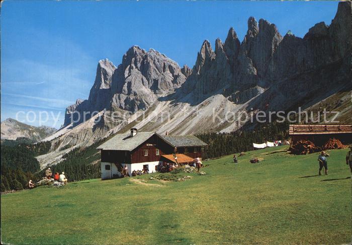 Lajen Bozen Schutzhaus Brogles Rifugio verso Sass Rigais Fermeda