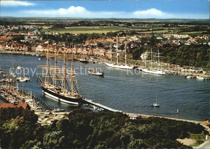 Travemuende Ostseebad Fliegeraufnahme mit Viermaster Passat