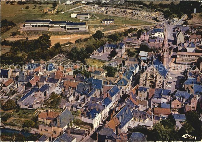 Saint-Calais Sarthe Fliegeraufnahme mit Kirche