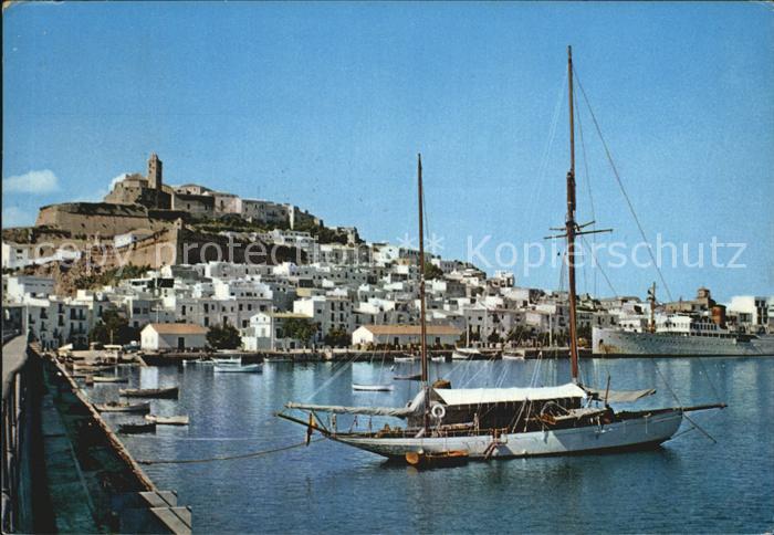 Ibiza Islas Baleares Blick ueber den Hafen zum Ort