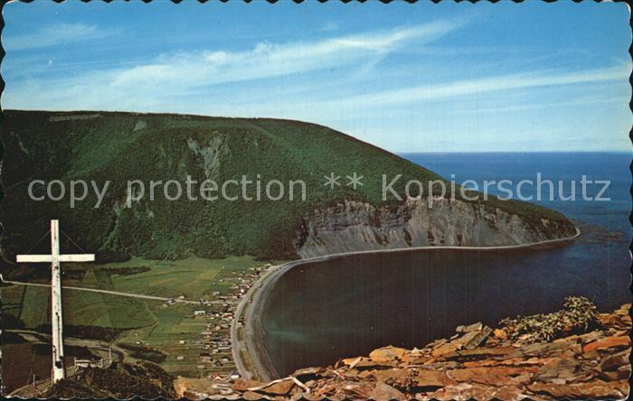 Gaspé Nord ue au haut du Mont St Pierre Croix