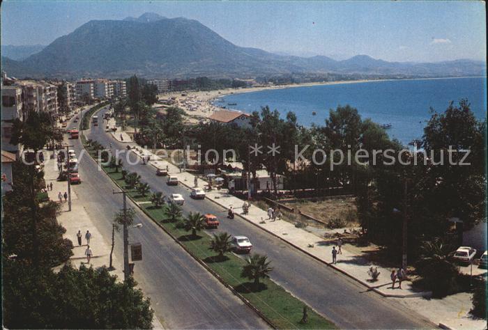 Alanya Sehirden bir goeruenues Uferstrasse Strand Berge