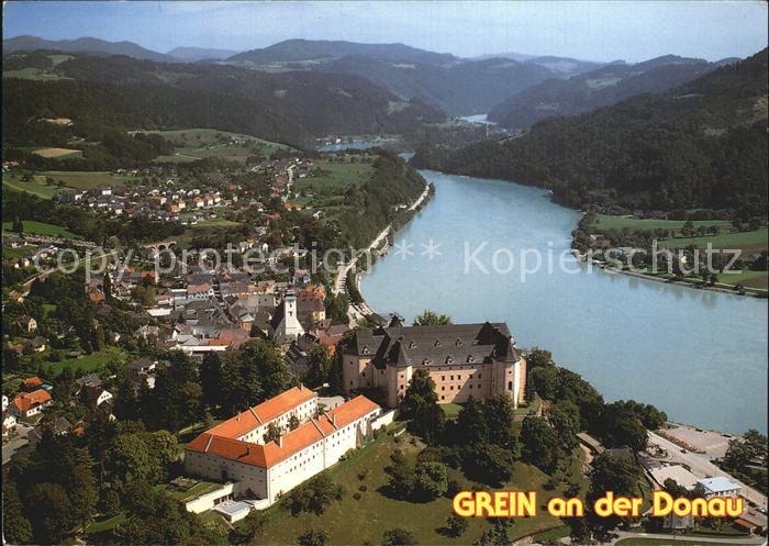 Grein Donau Oberoesterreich Fliegeraufnahme mit Schloss