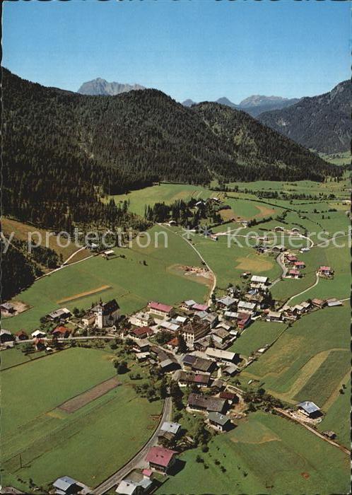 Waidring Tirol gegen Wilden Kaiser Fliegeraufnahme