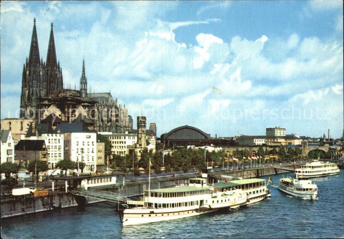 Dampfer Seitenrad Koeln Dom Rhein