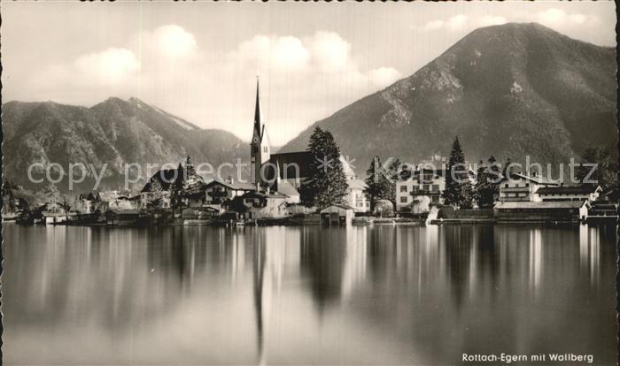 Rottach-Egern mit Kirche und Wallberg