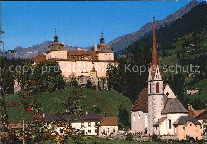 Mareit Sterzing Suedtirol Wipptal Kirche mit Schloss Wolfsthurm