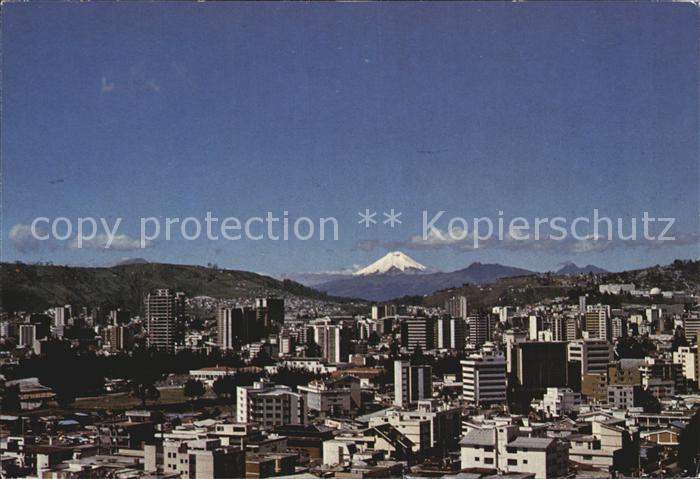 Cotopaxi Quito moderno con el Cotopaxi