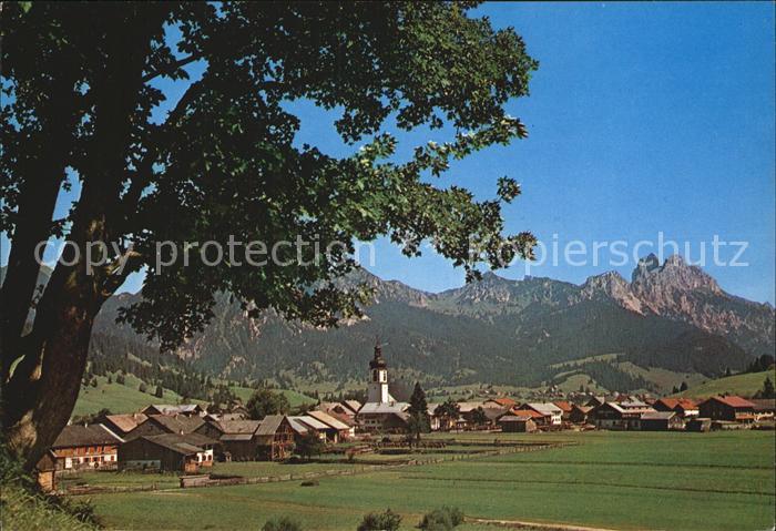 Tannheim Tirol mit Gimpel und Rote Flueh