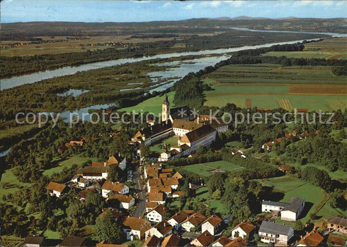 Reichersberg Inn mit Augustiner Chorherrenstift Fliegeraufnahme