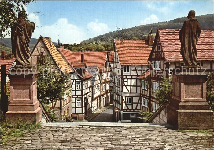 Bad Orb Statuen Fachwerkhaeuser Treppenabgang