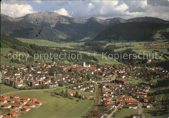 Oberstaufen Oberallgaeu Bayern mit Hochgrat und Rindalphorn Fliegeraufnahme