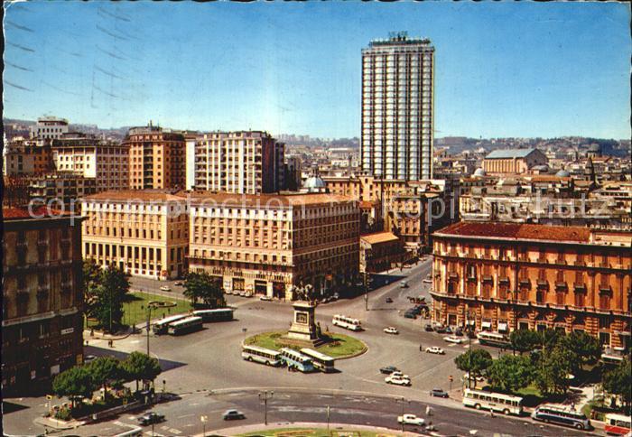 Napoli Neapel Rathausplatz Wolkenkratzer