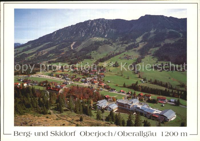 Oberjoch Panorama Bergdorf Skidorfmit Kuehgundkopf und Iseler Allgaeuer Alpen