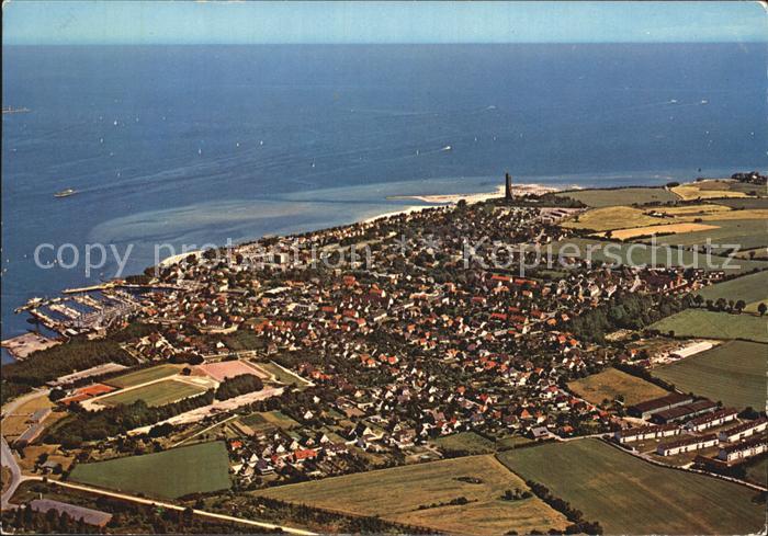 Laboe mit Marine Ehrenmal Fliegeraufnahme