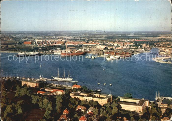 KIEL  CITY Fliegeraufnahme Hafenpartie mit Segelschulschiff Gorch Fock