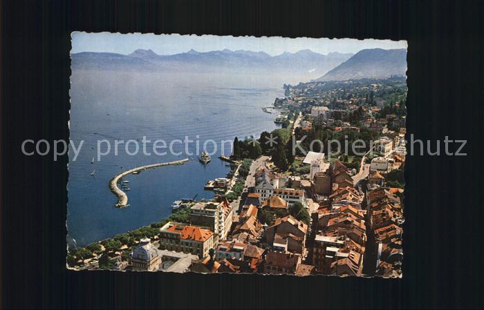 Evian-les-Bains Haute Savoie La ville Lac Leman montagnes