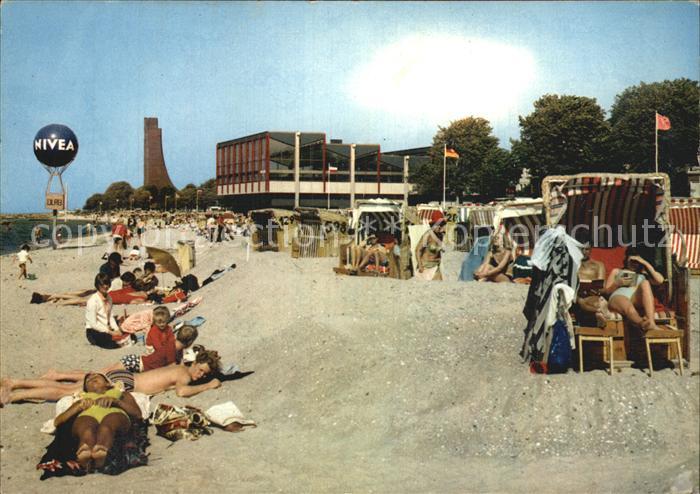 Laboe Strand mit Meerwasserschwimmbad