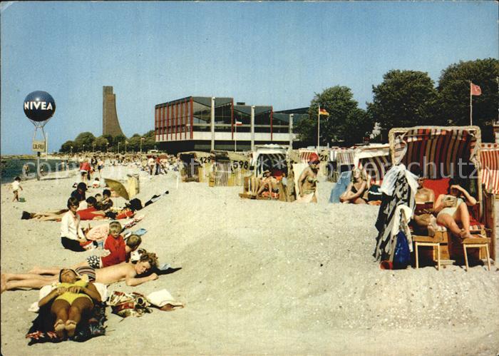 Laboe Strand mit Meerwasserbad