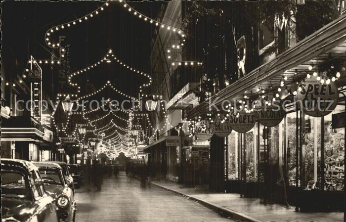 Bruxelles Bruessel Rue Neuve zur Weihnachtszeit