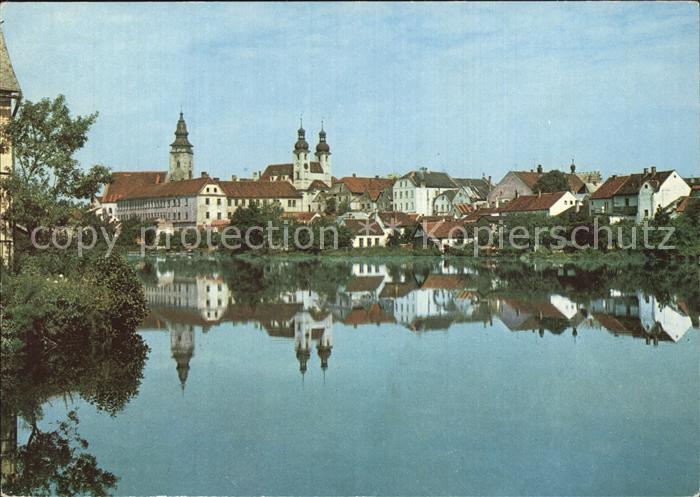 Telc Celkovy pohled pres Ulicky rybnik Ulicky Teich Wasserspiegelung