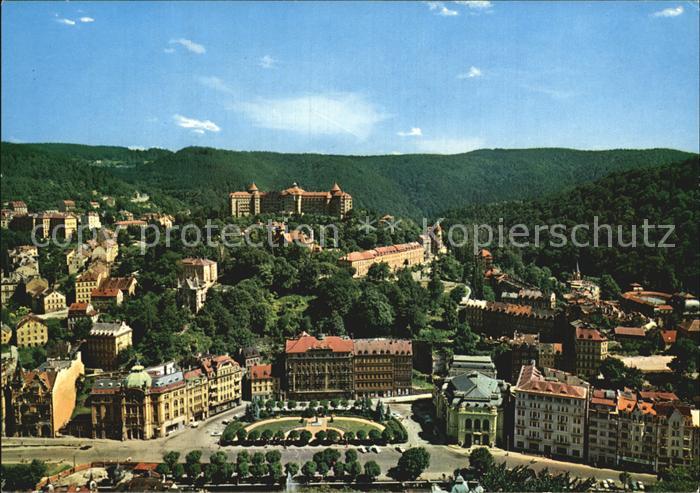 Karlovy Vary Blick auf das Heilbad ueber den Fluss Tepla Hotel Imperial
