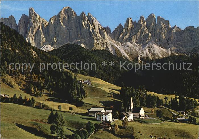 St Magdalena Gsies Ortsansicht mit Kirche Villnoesstal Dolomiten