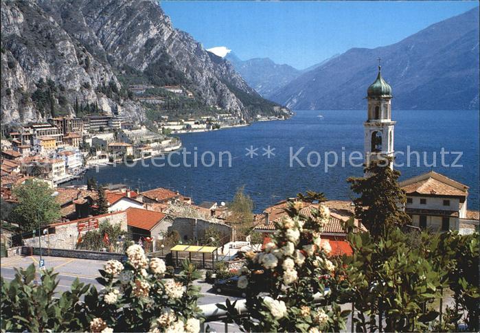 Limone sul Garda Ortsansicht mit Kirche Gardasee Alpen