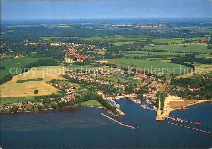 Lauterbach Ruegen Hafen im Hintergrund Putbus Fliegeraufnahme