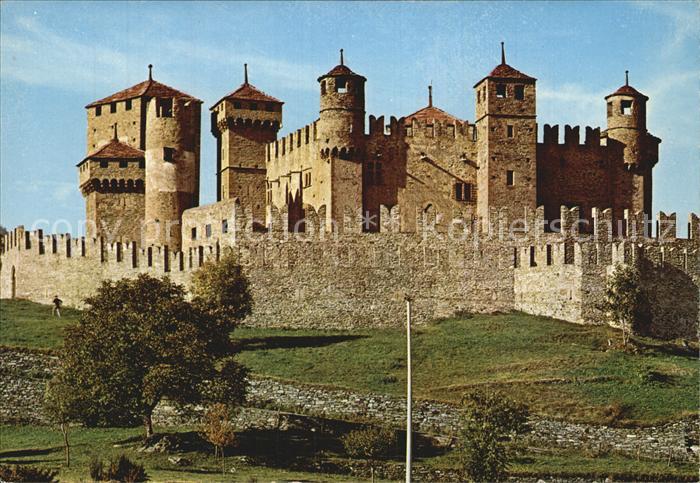 Aosta Castelli Valdostani Schloesser Aostatal Fenis 13. Jhdt.