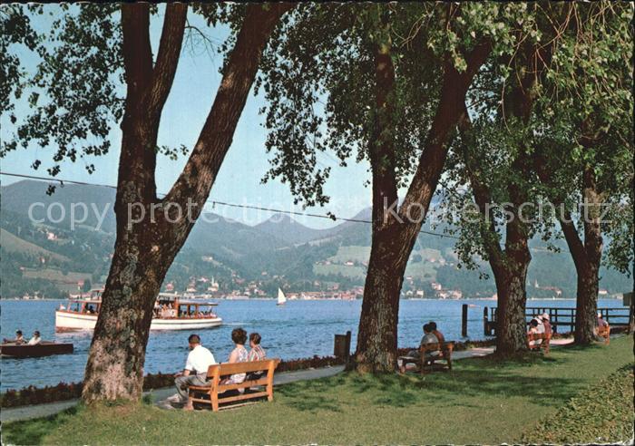 Bad Wiessee Seepromenade mit Tegernsee und Kreuzberg