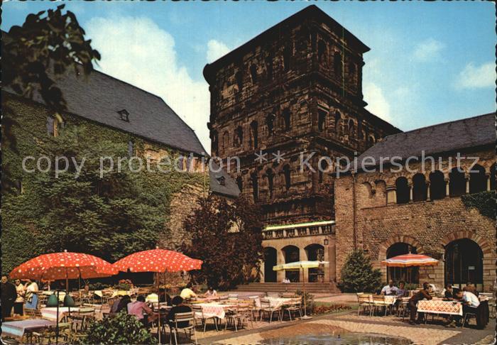 TRIER  CITY Brunnenhof mit Porta Nigra