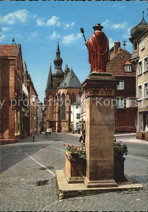 St Wendel Basilika mit Wendalanisbrunnen