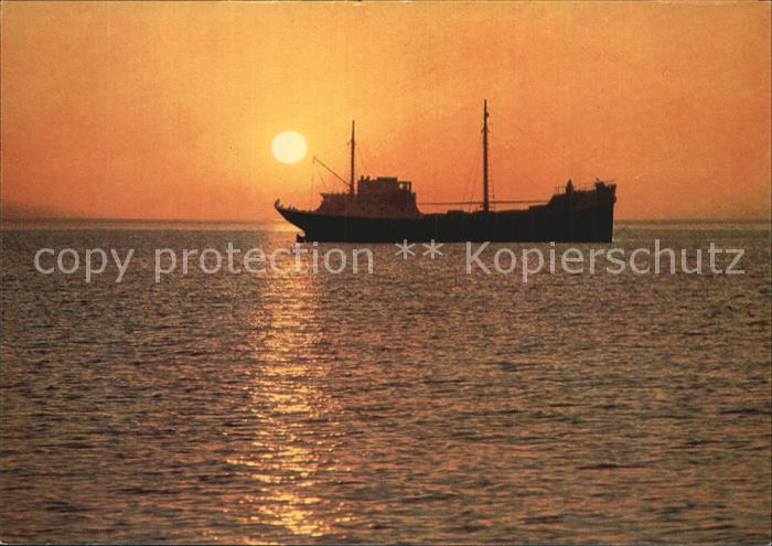 Schiffe Ships Navires Sonnenuntergang