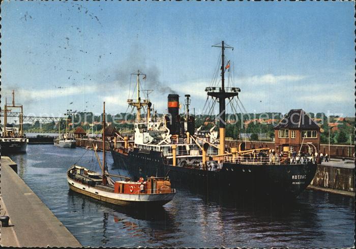 Schiffe Ships Navires Kiel Holtenauer Schleuse Nord-Ostsee-Kanal