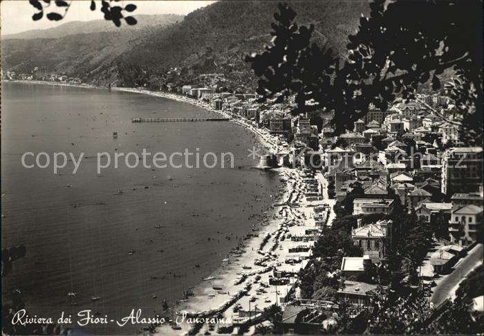 ALAssIO Savona Liguria IT mit Strand