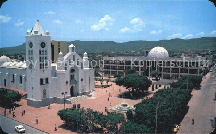 Tuxtla Gutierrez Catedral y Palacio Legislativo