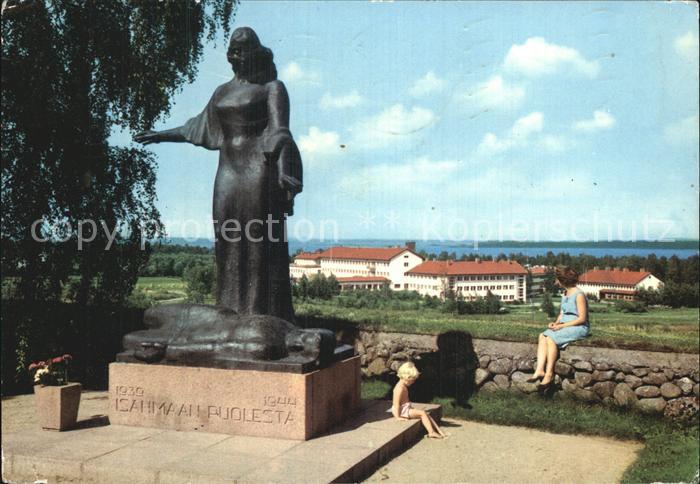 Pieksaemaeki Sankaripatsas Kirkkopuist ossa